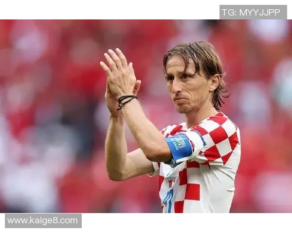 莫德里奇：从克罗地亚足球传奇到世界足坛的中场大师之路